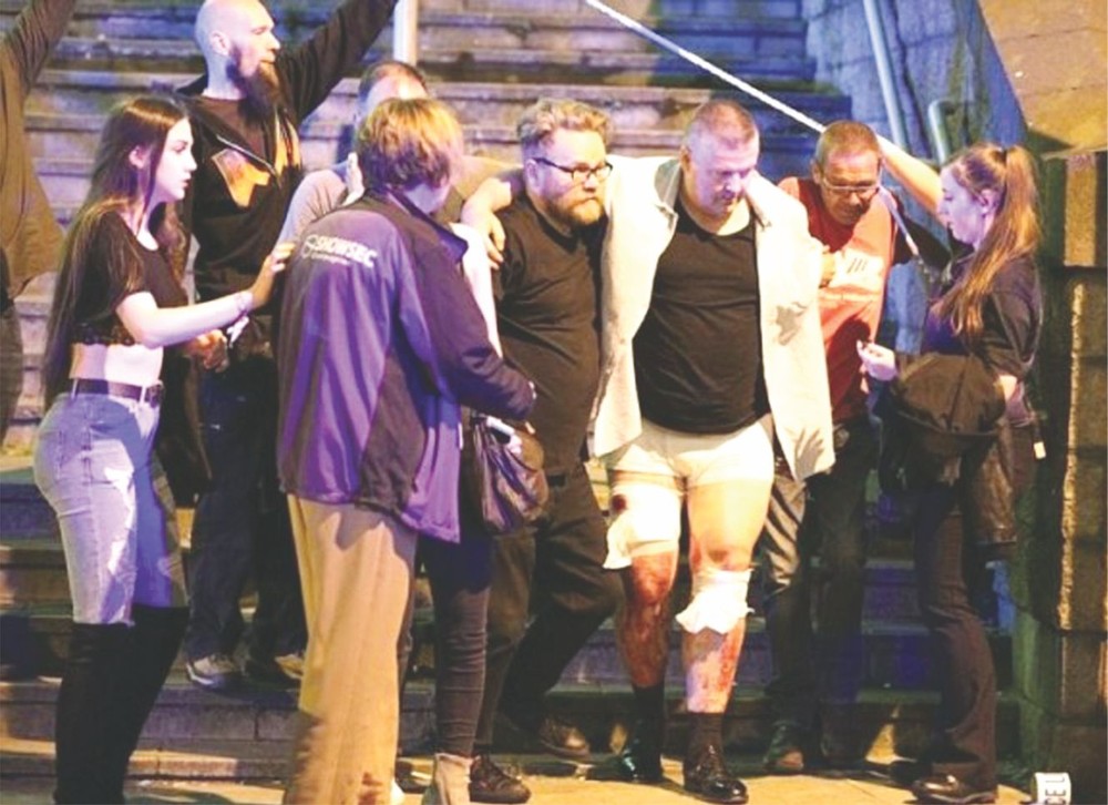 英首相稱曼徹斯特爆炸是“無情恐怖襲擊” ảnh 2