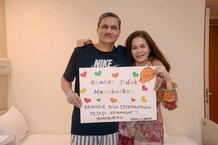 HERRY SURYADI SIRATH與妻子。（圖源：聖丹福廣州現代腫瘤醫院）