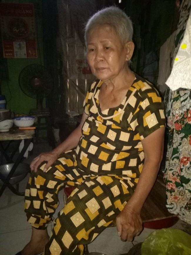 年近古稀的顏女每天都去賣彩票。（資料圖來源：本報讀者工作組）