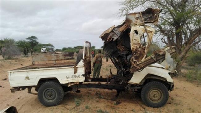 圖為肯尼亞東部靠近索馬里邊界附近路邊炸彈襲擊後的車輛殘骸。（圖源：CFM NEWS）