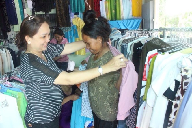 店長阮氏雲笑容可掏的招呼來客。