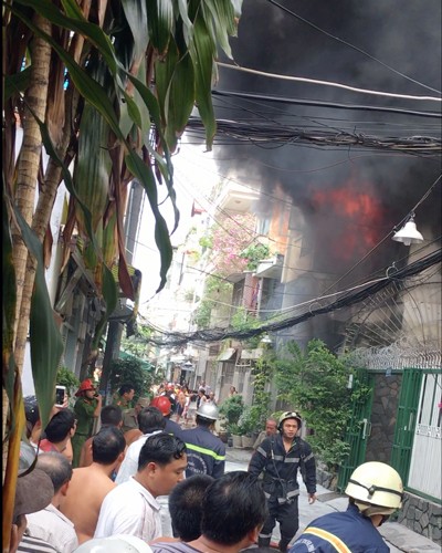 圖為第十郡二月三日街613號巷內的火警現場。（資料圖：A.X）