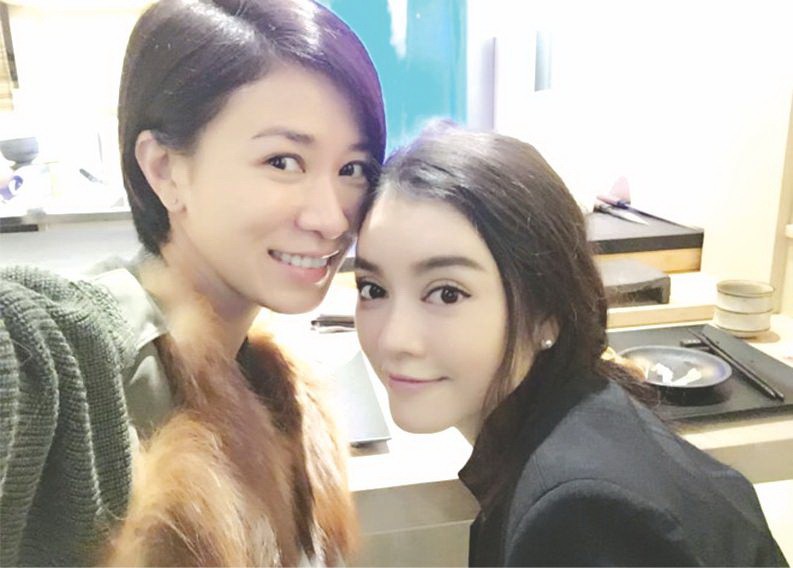 佘詩曼(左)曾多次為了好友李雅琪來越。