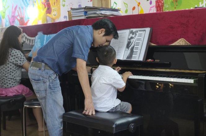 家長要耐心傾聽孩子的心聲。(示意圖源：互聯網)