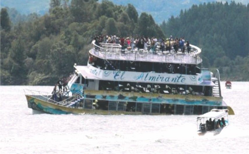 失事的觀光船懷疑因超載而沉沒。(圖源：互聯網）