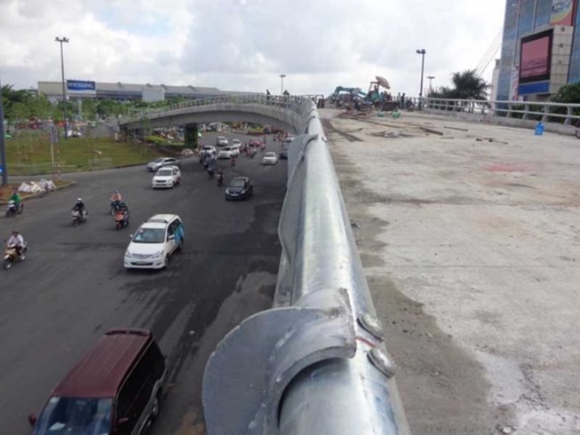 新山一機場大門高架橋即將完成。（圖源：LĐ）