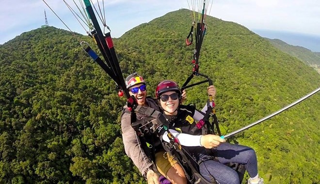 飛行員們在山茶半島天空上飛翔。（圖源：互聯網）