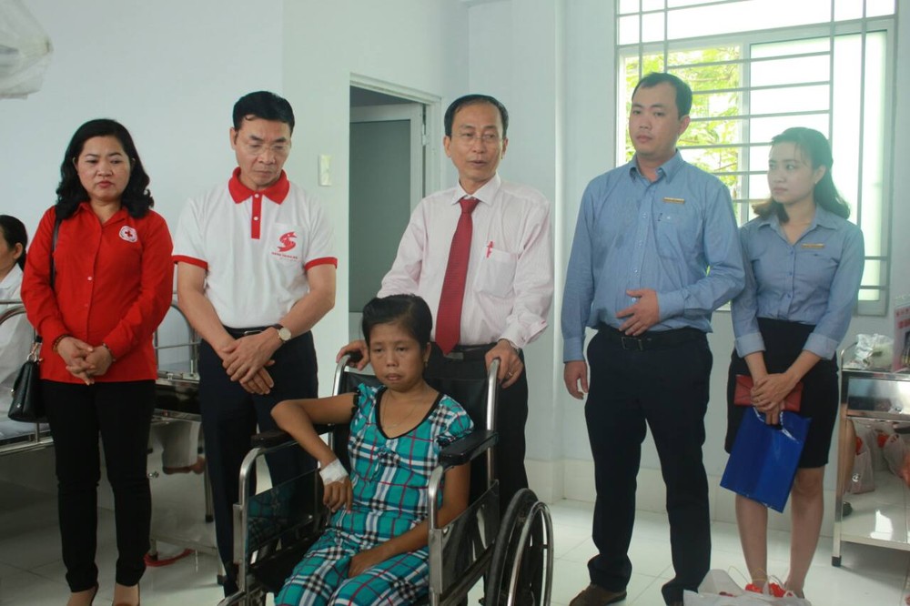 組委會還向市血液學與輸血院贈送禮物及看望病人。（資料圖源：海韻）