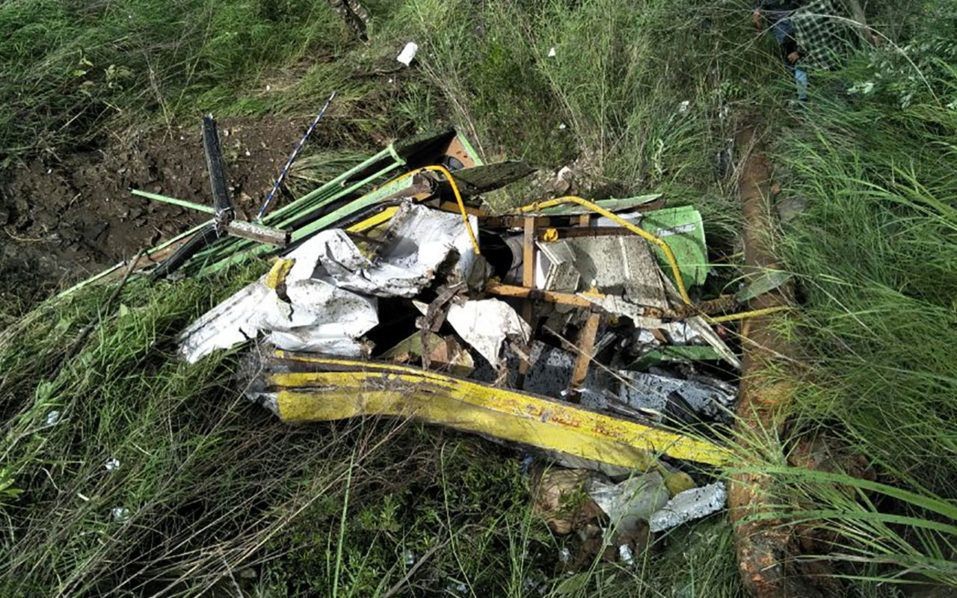 圖為印度一輛大巴在喜馬偕爾邦的蘭普爾附近墜入峽谷的現場。（圖源：AFP）