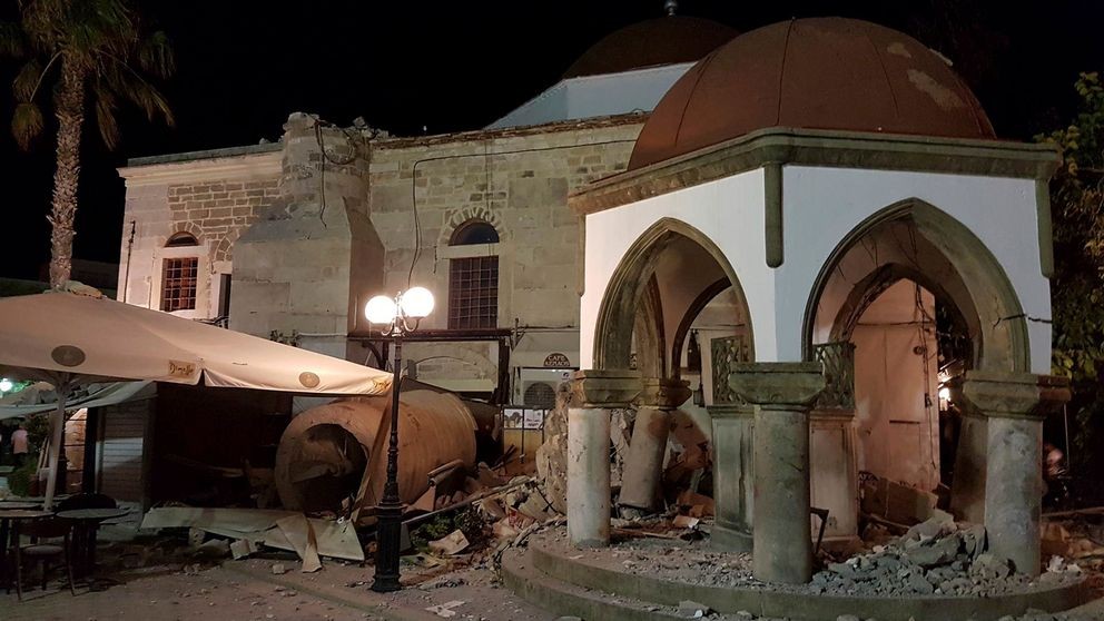 地震發生後，房屋受損嚴重。(圖源：AP)