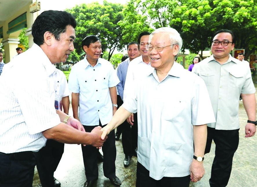 阮富仲總書記看望河內市2號有功者奉養與調養中心。（圖源：互聯網）