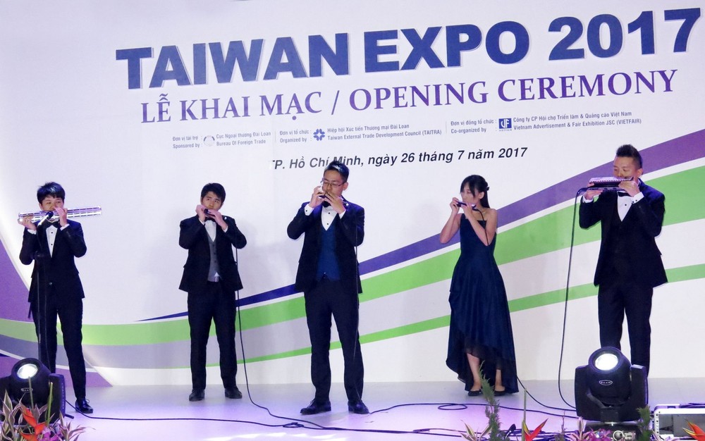 台灣兩藝術團來越表演 ảnh 1