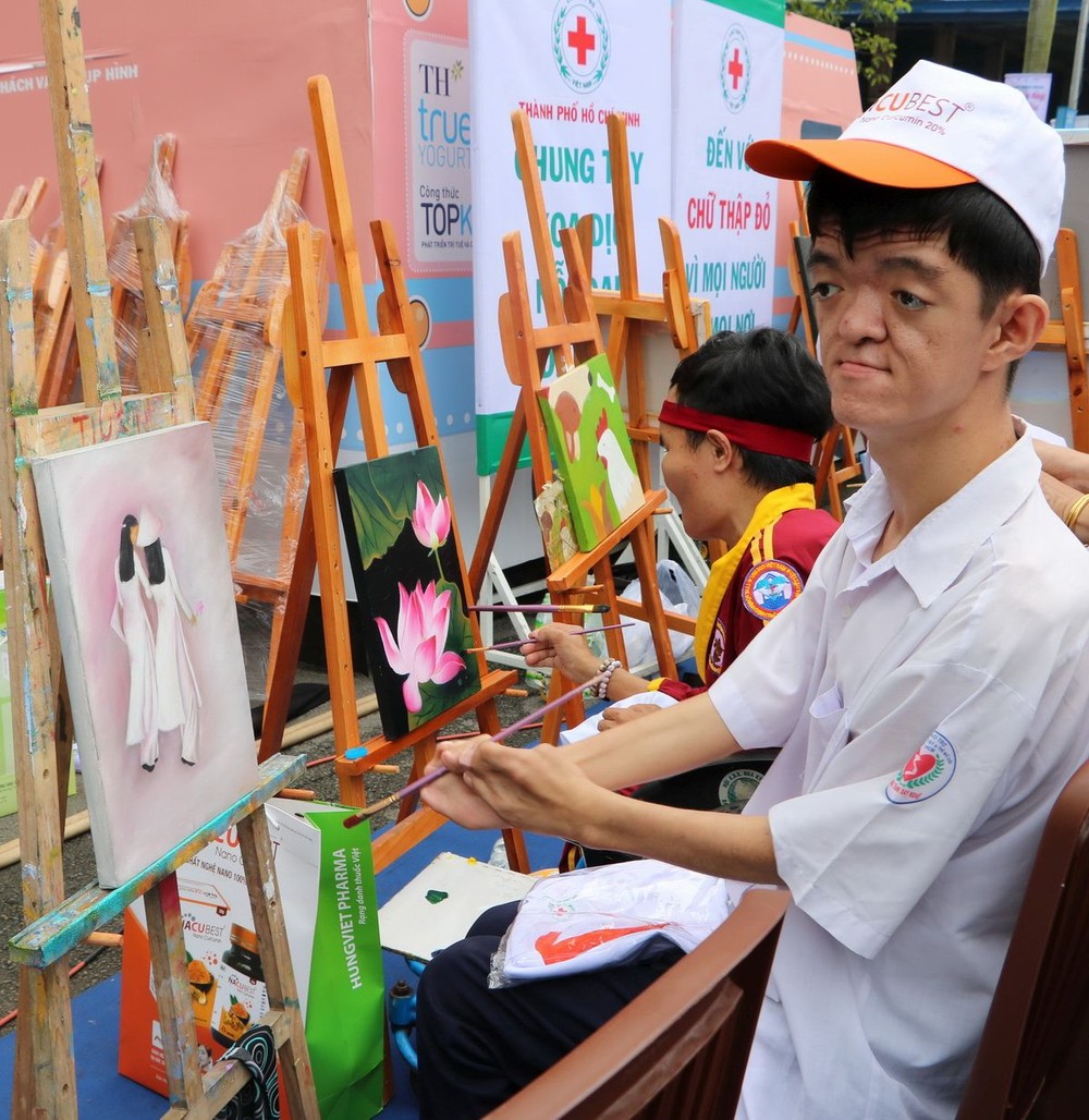 為不幸者徒步活動昨日舉行 ảnh 1