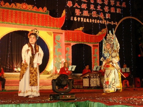 圖為此前滀臻省華人群眾文藝匯演中的一個節目。（示意圖源：滀臻省文體旅遊廳）