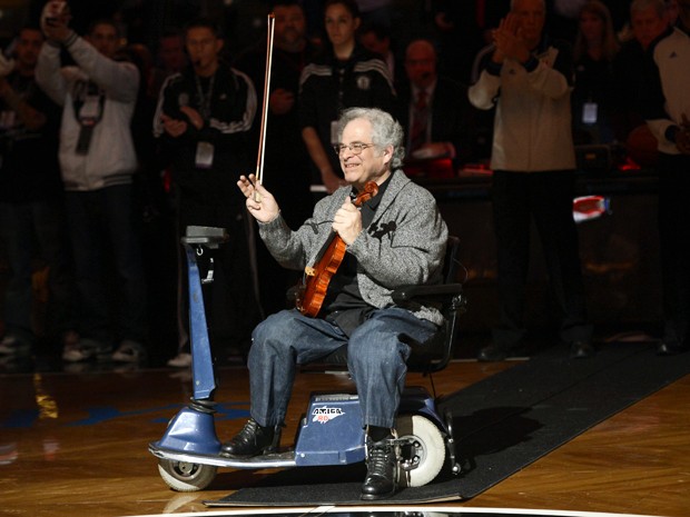 殘而不廢的小提琴家帕爾曼。（示意圖源：互聯網）