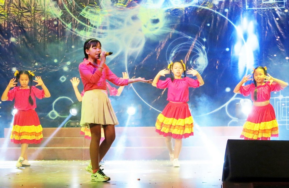 華人歌手再接再厲 ảnh 1