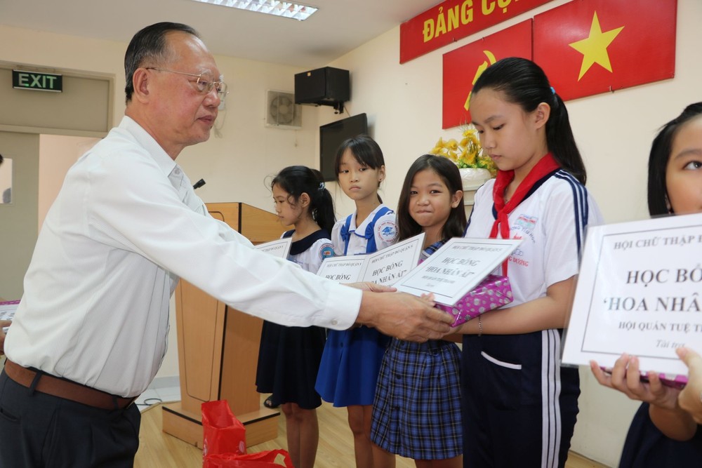 義安會館頒發獎助學金逾 4 億 5960 萬元 ảnh 1