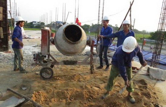 某住房工程正在施工。