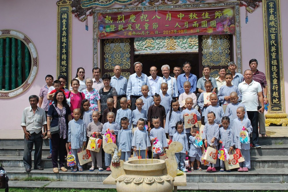 千禧龍傳媒中秋節關愛孤兒 ảnh 3