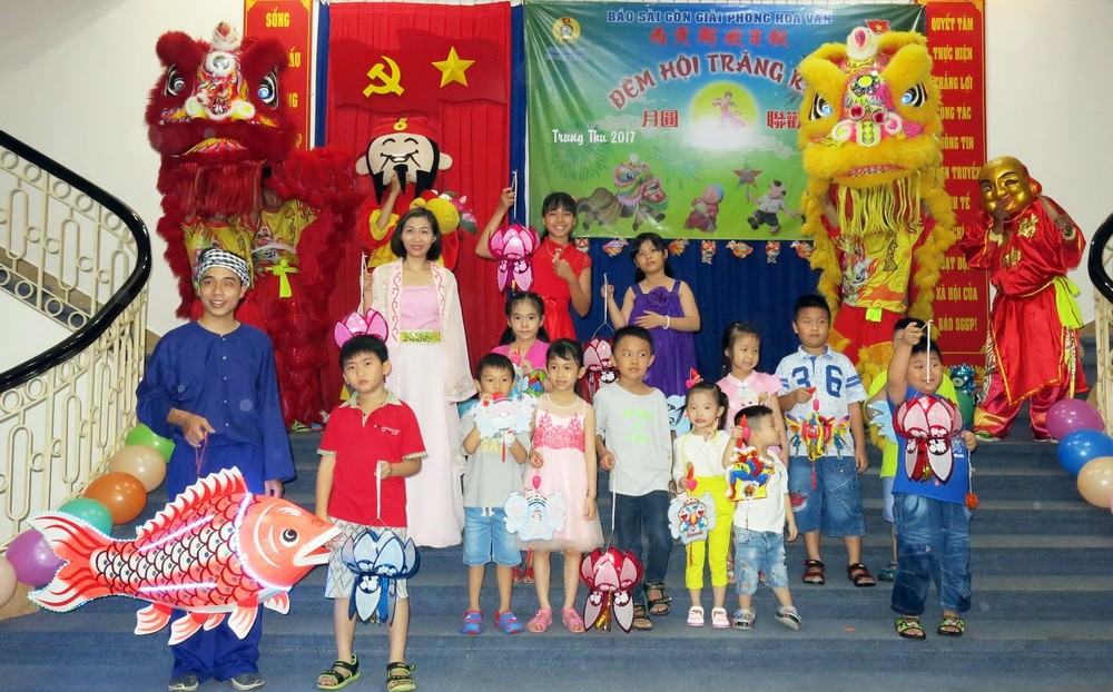 小朋友們歡度中秋節。