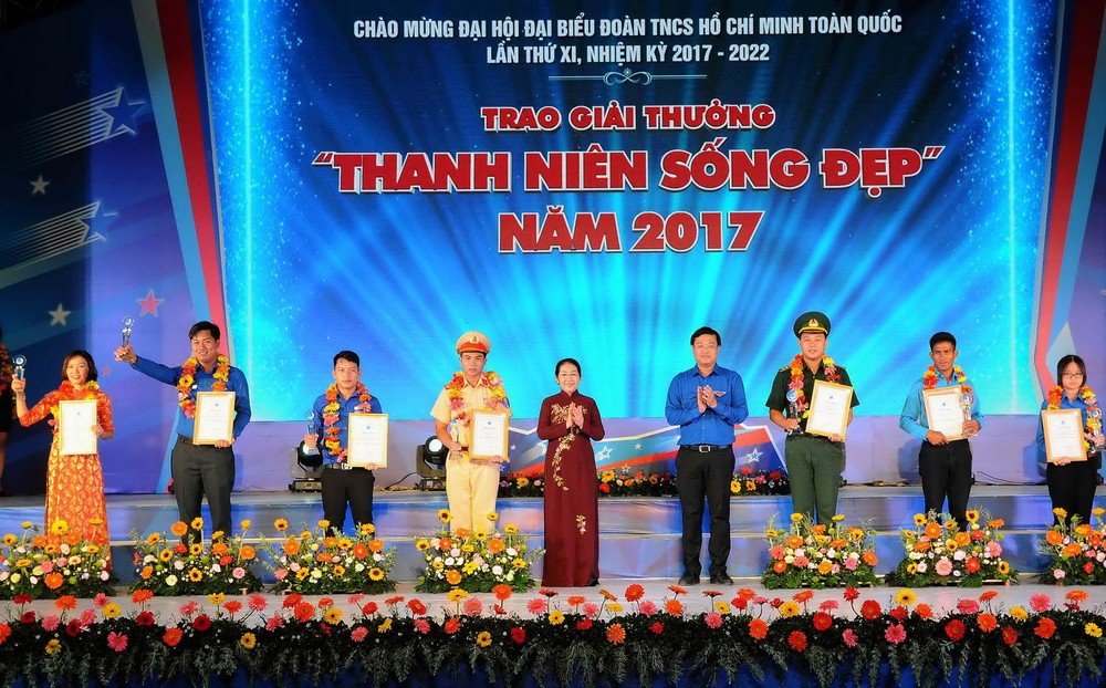 10 名個人獲頒發“良好生活青年”獎項。（圖源：越通社）