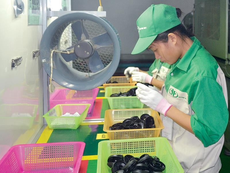 安富越塑膠公司生產線一隅。