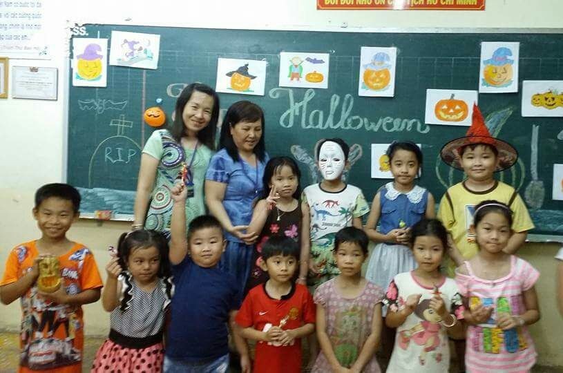 天恩外語中心師生合照。