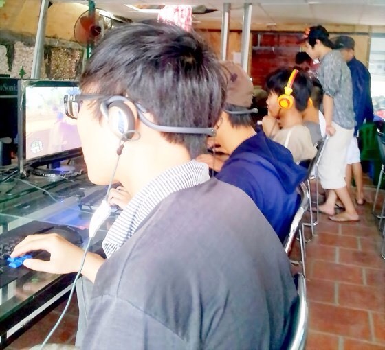 不少年輕人可以通宵達旦、徹夜不眠的玩線上 遊戲。