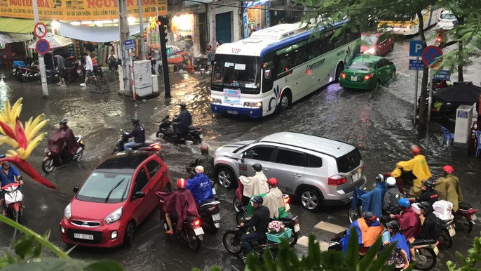 12 號颱風登陸各省損失慘重 ảnh 3