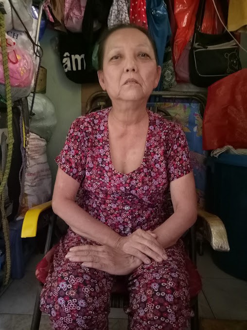 鄭鳳英在狹窄的租房裏。