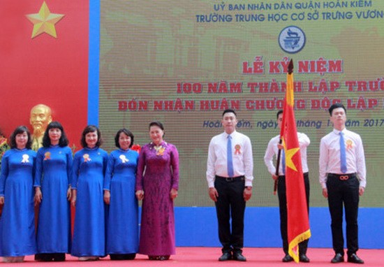 徵王中學榮獲一等獨立勳章。（資料圖源：VOV）