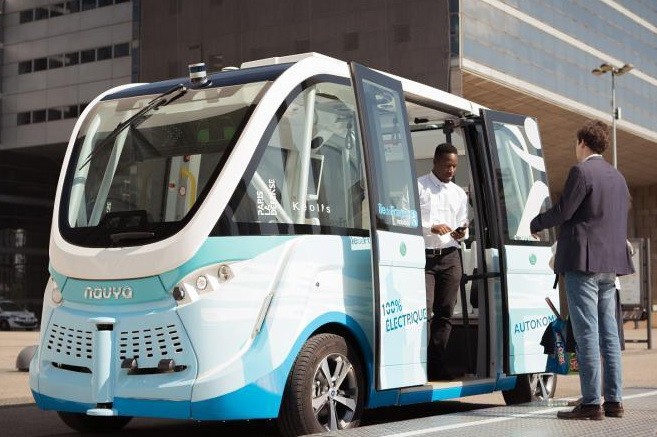 美無人駕駛公交“首秀”。（圖源：互聯網）