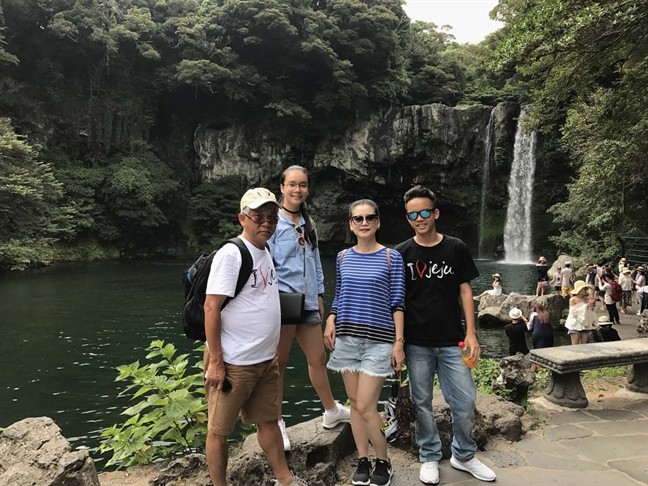 女演員雪秋的小家庭。