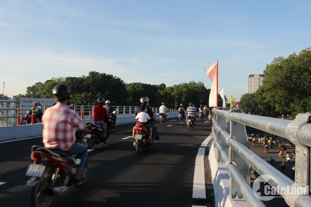 昨(16)日上午，位於舊邑郡阮儉街與黃明鑑街高架橋支橋正式通車。（圖源：CafeLand）