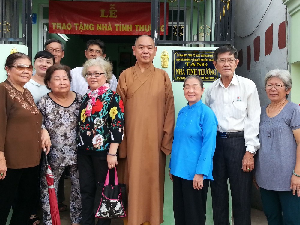 ２華人貧戶獲建溫情屋。