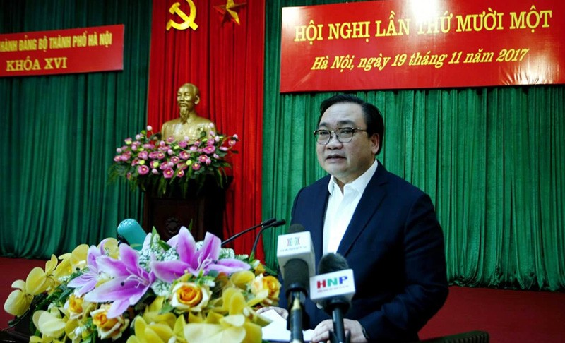 河內市市委書記黃忠海在會議上發表講話。（圖源：曰成）