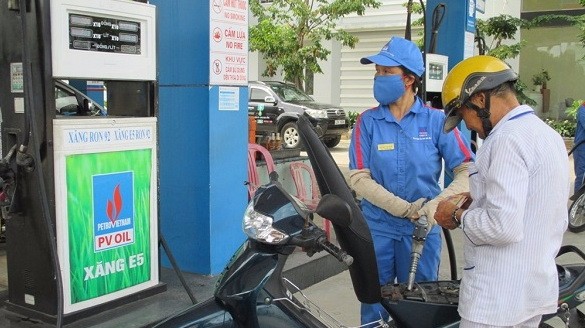 每公升汽油漲價近 450 元。（示意圖源：互聯網）