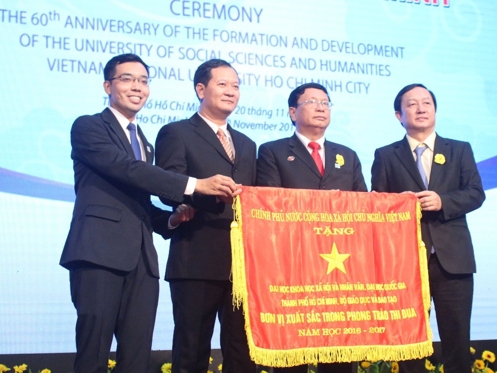 國家領導祝賀教師節 ảnh 1