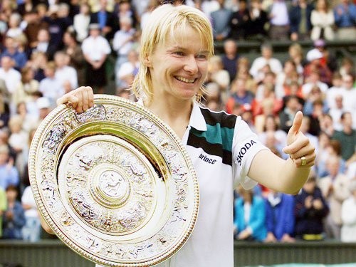 諾沃特娜(J. Novotná)。