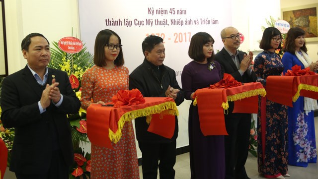 “為祖國服務45年里程”美術與攝影展開幕式。（圖源：文體與旅遊部）