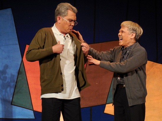 優秀藝人友珠與優秀藝人成祿參演《夜鼓懷郎》，這是本市 社會化舞台模式的代表作品。