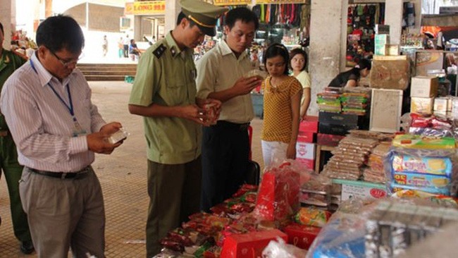 食品安全衛生中央跨部門指委會已成立6個檢查團，由多個相關部、部門組成，在12個省、市展開檢查與監察工作。（示意圖源：互聯網）