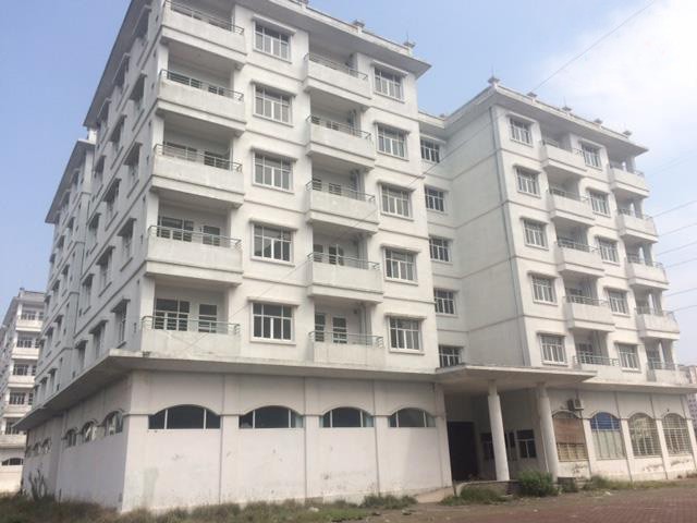 許多安置房蓋好後被閒置，荒廢多年沒人住。（示意圖源：互聯網）