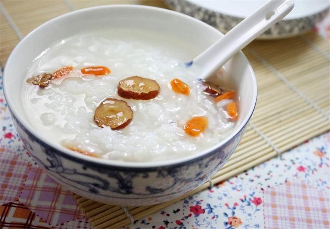 冬天不妨飲些粥湯，滋補又養生。（示意圖源：互聯網）