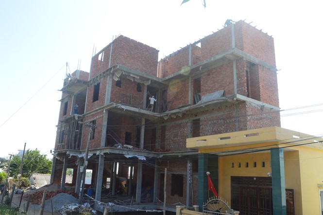 因土地管理鬆懈，令大批僭建物出現，李山縣３領導被紀律處分。（示意圖源：顯渠）