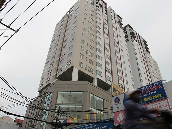 新平郡七賢公寓曾被強制拆卸不符合經審批的設計功能的各個項目。