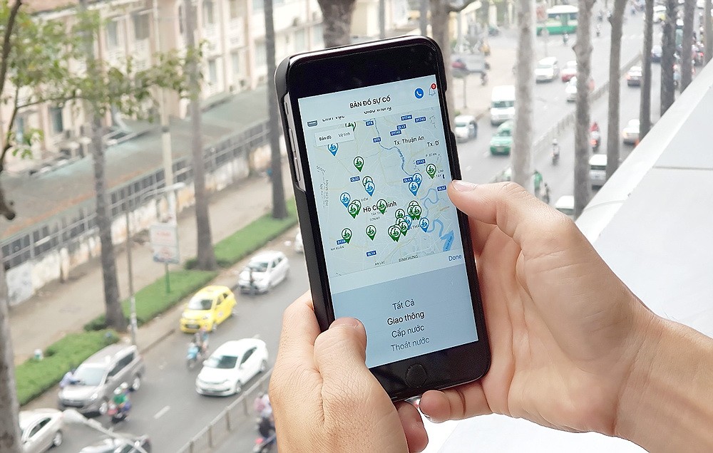 民眾可以通過手機下載1022應用程式來反映生活中多個領域的事故及跟進後續處理情況。