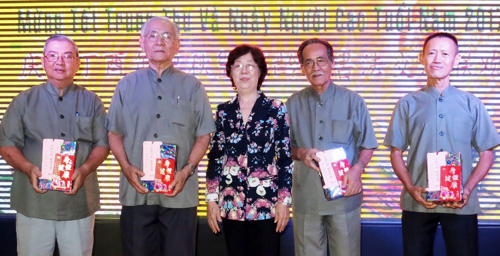 畫藝呈春色  書法舞春風 ảnh 5