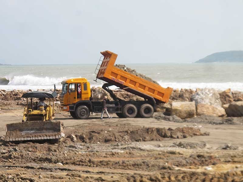 該項目出現多個違規行為，特別是填海事宜已影響到芽莊灣國家名勝景點。（圖源：晉祿）