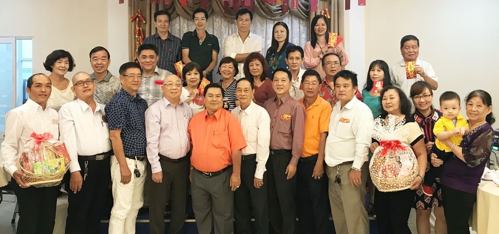 顧問與團員合照。